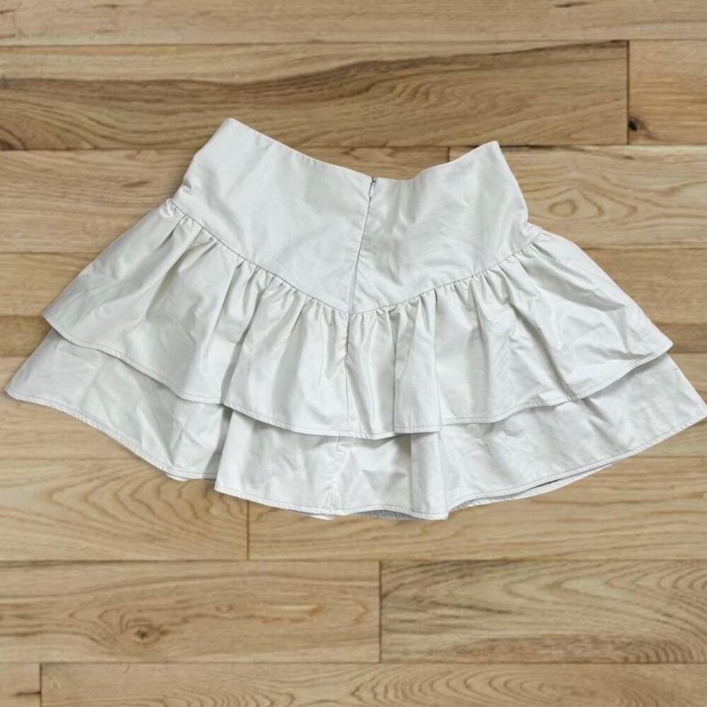 TCEC Y2K faux leather off white ruffed mini skort 🤭🥥 v drop waist skirt - Picture 2 of 5